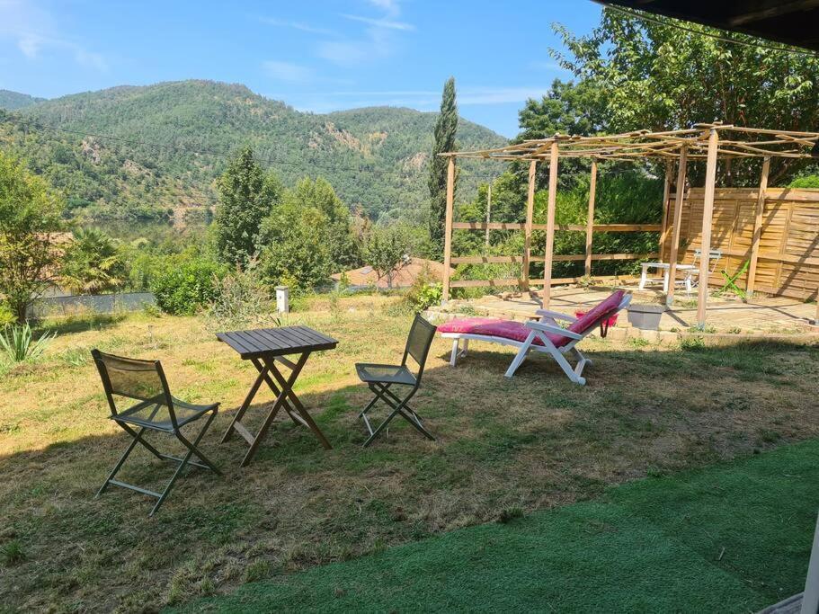 Le Chalet Des Amis Aurec-Sur-Loire Exterior foto